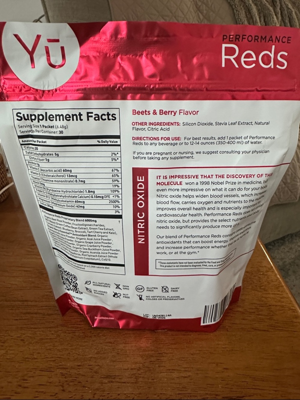 Yū Performance Reds - Beets & Berry - Picture 2 of 3